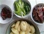 腊肉炖新土豆和千张清淡版啊的做法图解3
