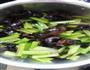 芹菜拌木耳的做法图解5