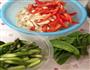 芦笋炒时蔬的做法图解1