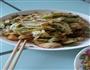 堪比饭店炒的包菜粉丝的做法图解1