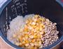 抗衰老的玉米粥的做法图解3