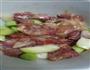 下饭菜红椒蒜心小炒肉的做法图解1