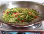 芹菜炒肉片的做法图解7