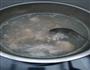 海带黄豆猪尾汤的做法图解2
