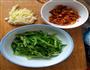 剁辣椒盘龙的做法图解1