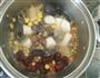 乌鸡山药红枣黄豆玉米汤的做法图解1