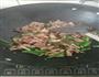 蒜苗炒肉片的做法图解5
