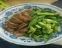 蒜苗炒腊肠的做法图解1