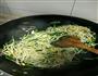 豆芽炒韭菜的做法图解5