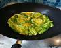 鸡蛋爆蒜苔的做法图解4