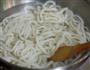 泡菜炒乌冬面的做法图解2