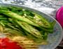 绿豆芽炒肉丝的做法图解1