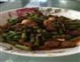 五香肉丁炒菜豆的做法图解1