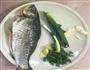 孕晚期家常菜-豆腐鲫鱼汤的做法图解1