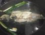 孕晚期家常菜-豆腐鲫鱼汤的做法图解2