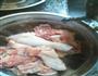 板栗焖鸡肉的做法图解2
