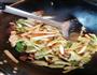 花菜小炒回锅肉的做法图解7