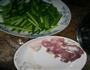 蒜苔炒前上肉的做法图解2