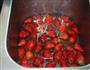 草莓果酱的做法图解1