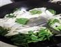 一青二白-家常茭白炒肉片的做法图解2