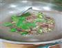 青椒洋葱炸豆腐炒肉的做法图解2