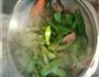 五花肉炖豆角的做法图解3