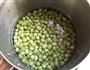 青豆炒腊肠的做法图解3