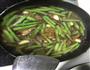 豆角炒肉的做法图解1
