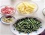 干煸四季豆土豆的做法图解3