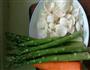 适合小孩的养生菜-芦笋炒百合的做法图解1