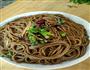 凉拌蕨根粉的做法图解1