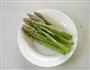 蒸鱼片卷芦笋的做法图解2