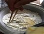 黑芝麻鸡蛋小麻花的做法图解3