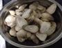 肉条炒菇的做法图解1