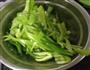 肉条炒菇的做法图解2