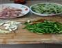 肉炒扁豆的做法图解1