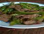 牛肉炒青椒的做法图解1