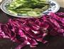 凉拌紫包菜黄瓜的做法图解1