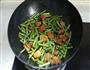 豆角烧肉的做法图解1
