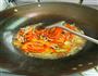 蟹味菇炒胡萝卜的做法图解3