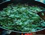 四季豆鸡蛋炒饭的做法图解3