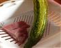黄瓜炒肉肉的做法图解1