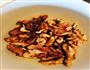 黑木耳拌核桃仁的做法图解1