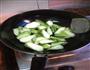 牛肉丸丝瓜汤的做法图解2
