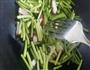 蒜苔炒腊肉的做法图解2