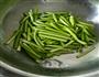 蒜苔肉丝的做法图解2