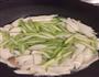 芦笋杏鲍菇炒鸡腿肉的做法图解4