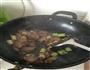 熏肉炒蒜苔的做法图解2