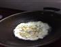 蛏炒蛋的做法图解2