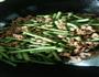 肉末豆角的做法图解3